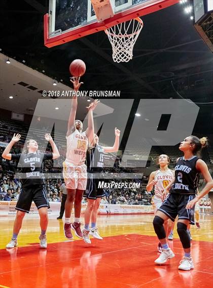 Thumbnail 2 in Clovis West vs. Clovis North (CIF CS D1 Final) photogallery.