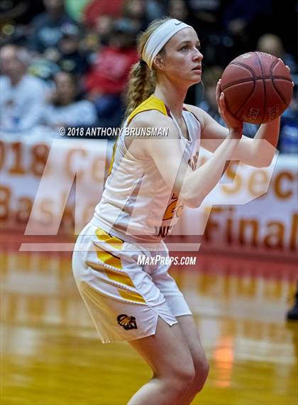 Thumbnail 3 in Clovis West vs. Clovis North (CIF CS D1 Final) photogallery.