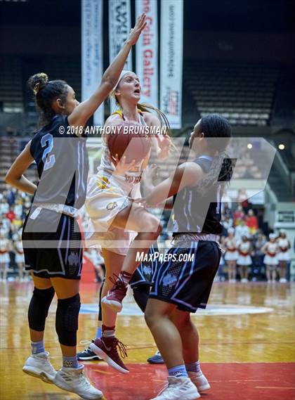 Thumbnail 2 in Clovis West vs. Clovis North (CIF CS D1 Final) photogallery.