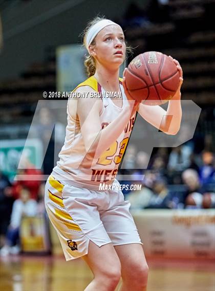Thumbnail 1 in Clovis West vs. Clovis North (CIF CS D1 Final) photogallery.