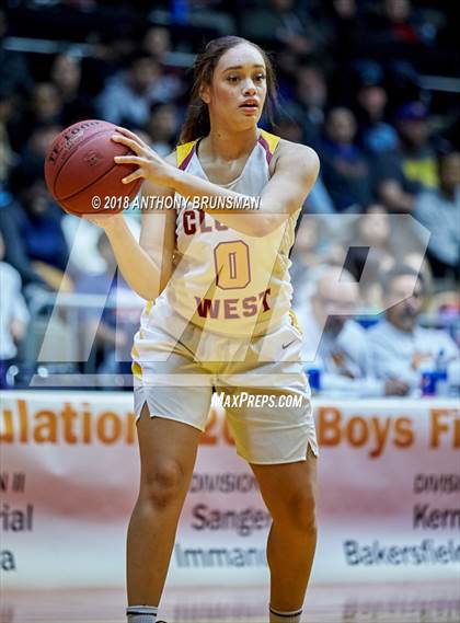 Thumbnail 3 in Clovis West vs. Clovis North (CIF CS D1 Final) photogallery.