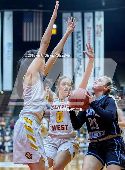 Thumbnail 2 in Clovis West vs. Clovis North (CIF CS D1 Final) photogallery.