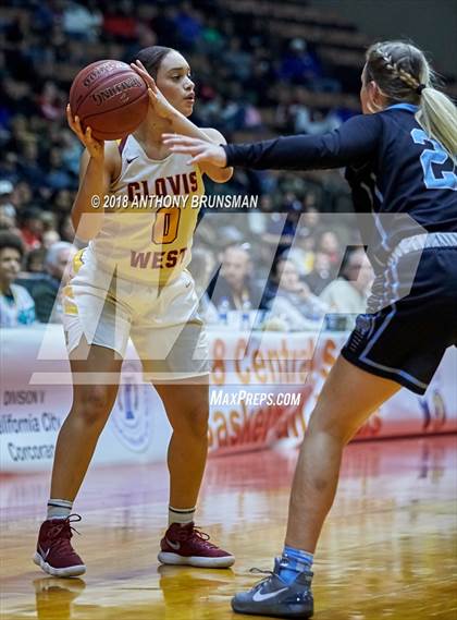 Thumbnail 2 in Clovis West vs. Clovis North (CIF CS D1 Final) photogallery.
