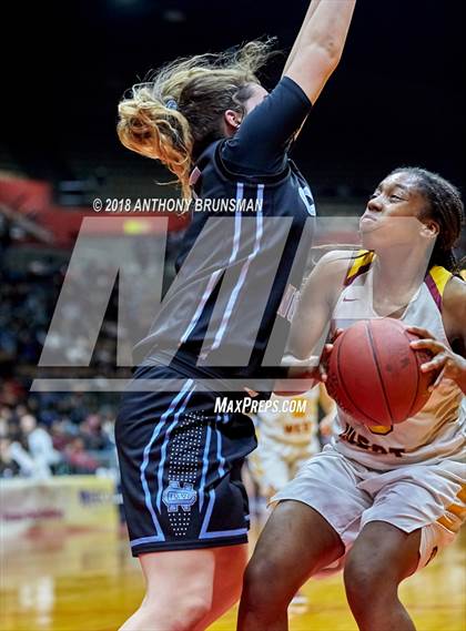 Thumbnail 2 in Clovis West vs. Clovis North (CIF CS D1 Final) photogallery.