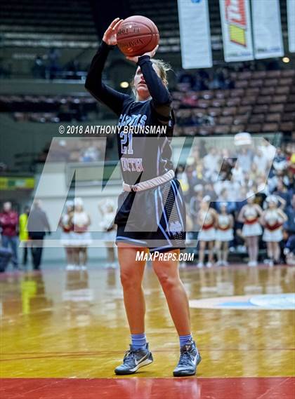 Thumbnail 3 in Clovis West vs. Clovis North (CIF CS D1 Final) photogallery.