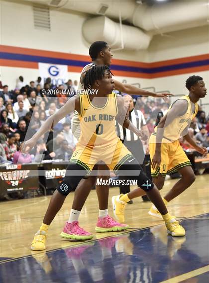 Thumbnail 3 in Sierra Canyon vs. Oak Ridge (Tarkanian Classic) photogallery.