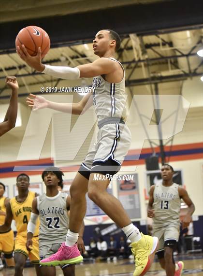 Thumbnail 1 in Sierra Canyon vs. Oak Ridge (Tarkanian Classic) photogallery.