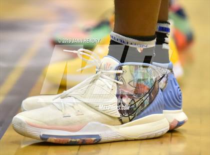 Thumbnail 2 in Sierra Canyon vs. Oak Ridge (Tarkanian Classic) photogallery.