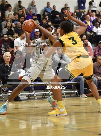 Thumbnail 2 in Sierra Canyon vs. Oak Ridge (Tarkanian Classic) photogallery.