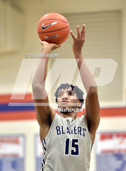 Thumbnail 2 in Sierra Canyon vs. Oak Ridge (Tarkanian Classic) photogallery.