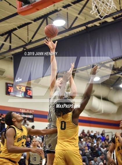 Thumbnail 2 in Sierra Canyon vs. Oak Ridge (Tarkanian Classic) photogallery.