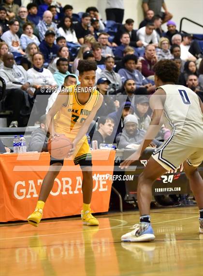 Thumbnail 2 in Sierra Canyon vs. Oak Ridge (Tarkanian Classic) photogallery.