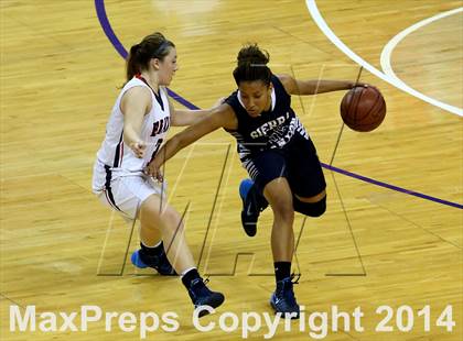Thumbnail 1 in Justin-Siena vs Sierra Canyon (CIF State D4 Final) photogallery.