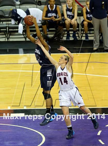 Thumbnail 3 in Justin-Siena vs Sierra Canyon (CIF State D4 Final) photogallery.