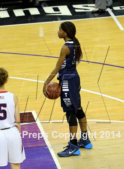 Thumbnail 3 in Justin-Siena vs Sierra Canyon (CIF State D4 Final) photogallery.