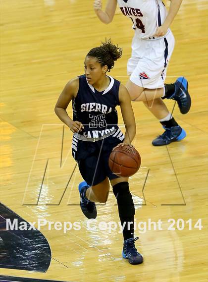 Thumbnail 1 in Justin-Siena vs Sierra Canyon (CIF State D4 Final) photogallery.