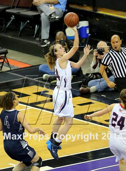 Thumbnail 2 in Justin-Siena vs Sierra Canyon (CIF State D4 Final) photogallery.