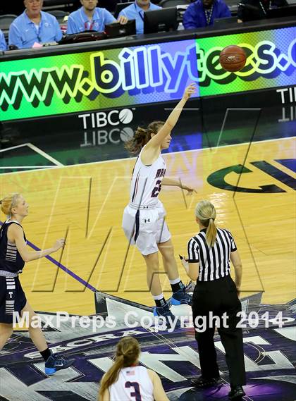 Thumbnail 3 in Justin-Siena vs Sierra Canyon (CIF State D4 Final) photogallery.