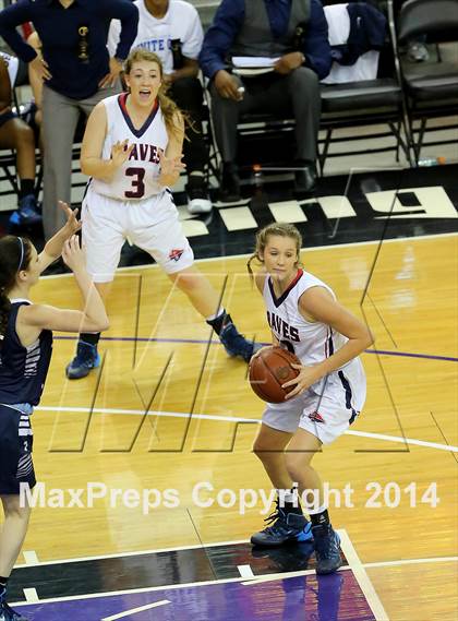 Thumbnail 1 in Justin-Siena vs Sierra Canyon (CIF State D4 Final) photogallery.