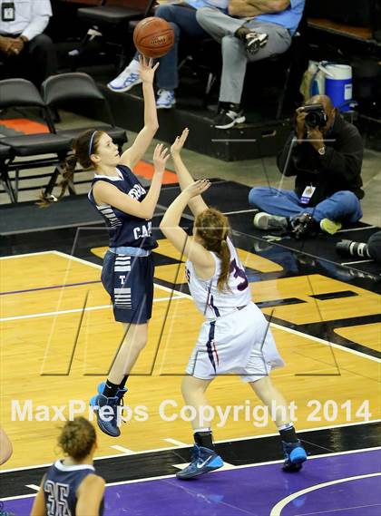 Thumbnail 2 in Justin-Siena vs Sierra Canyon (CIF State D4 Final) photogallery.