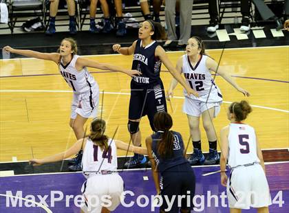 Thumbnail 3 in Justin-Siena vs Sierra Canyon (CIF State D4 Final) photogallery.