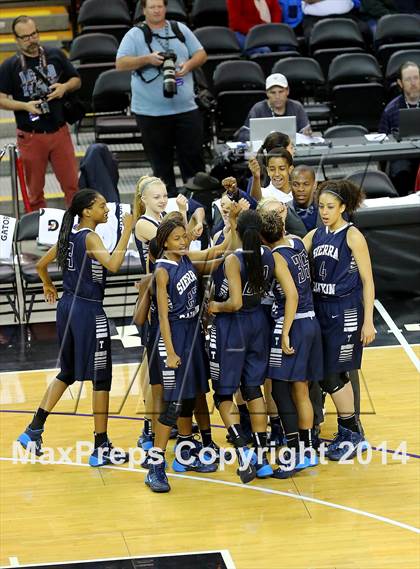 Thumbnail 1 in Justin-Siena vs Sierra Canyon (CIF State D4 Final) photogallery.