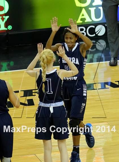 Thumbnail 3 in Justin-Siena vs Sierra Canyon (CIF State D4 Final) photogallery.