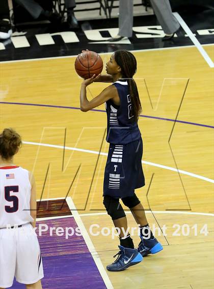 Thumbnail 1 in Justin-Siena vs Sierra Canyon (CIF State D4 Final) photogallery.