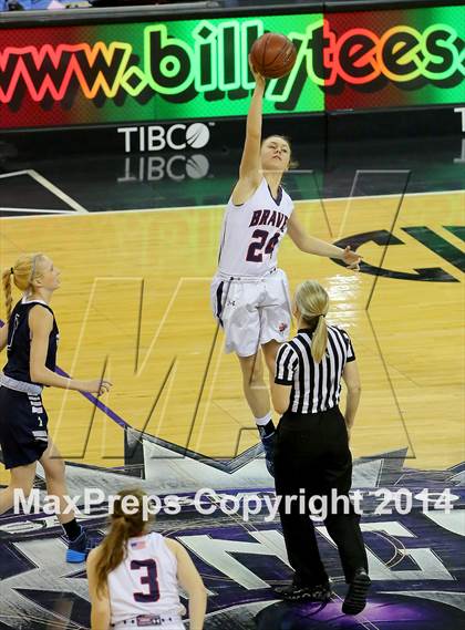 Thumbnail 2 in Justin-Siena vs Sierra Canyon (CIF State D4 Final) photogallery.