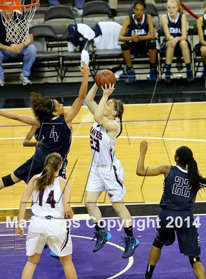 Thumbnail 2 in Justin-Siena vs Sierra Canyon (CIF State D4 Final) photogallery.