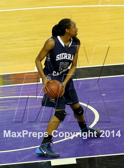 Thumbnail 2 in Justin-Siena vs Sierra Canyon (CIF State D4 Final) photogallery.