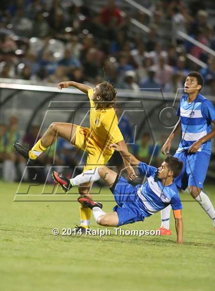 Thumbnail 1 in Jesuit vs. Davis (@ Bonney Field) photogallery.