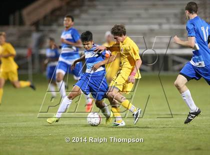 Thumbnail 2 in Jesuit vs. Davis (@ Bonney Field) photogallery.