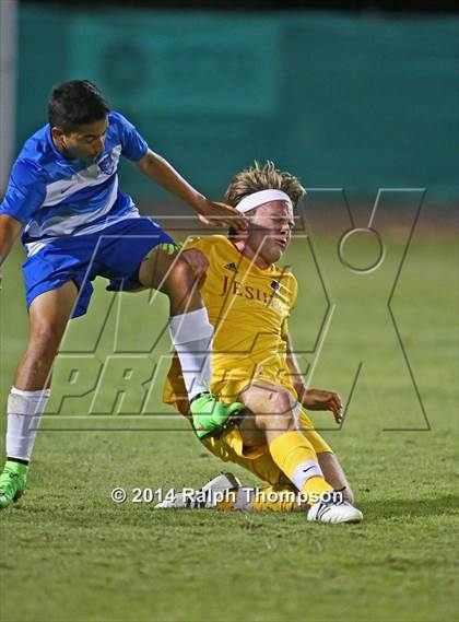 Thumbnail 2 in Jesuit vs. Davis (@ Bonney Field) photogallery.