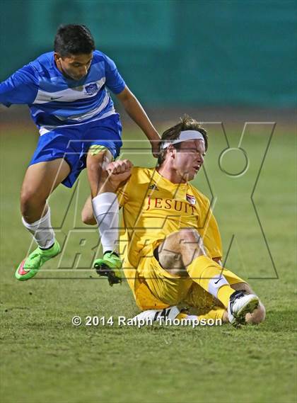 Thumbnail 3 in Jesuit vs. Davis (@ Bonney Field) photogallery.