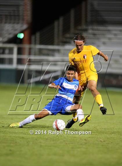 Thumbnail 2 in Jesuit vs. Davis (@ Bonney Field) photogallery.