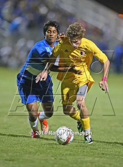 Thumbnail 2 in Jesuit vs. Davis (@ Bonney Field) photogallery.