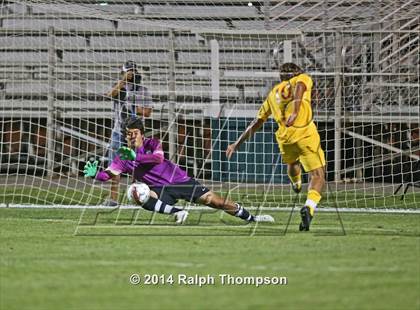 Thumbnail 2 in Jesuit vs. Davis (@ Bonney Field) photogallery.