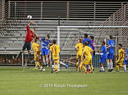 Thumbnail 3 in Jesuit vs. Davis (@ Bonney Field) photogallery.