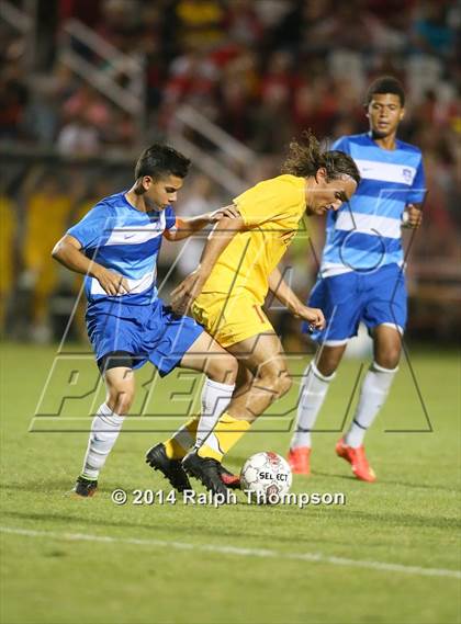 Thumbnail 3 in Jesuit vs. Davis (@ Bonney Field) photogallery.