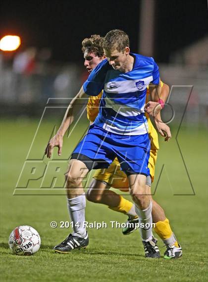 Thumbnail 2 in Jesuit vs. Davis (@ Bonney Field) photogallery.