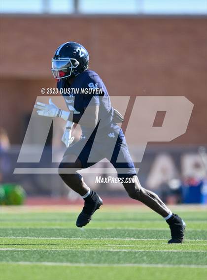 Thumbnail 2 in College Station vs. Smithson Valley (UIL Football 5A Division 1 Region III Semifinal) photogallery.
