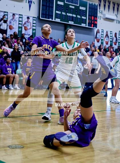 Thumbnail 3 in Oakland Tech @ St. Mary's (CIF NorCal D2 Final) photogallery.