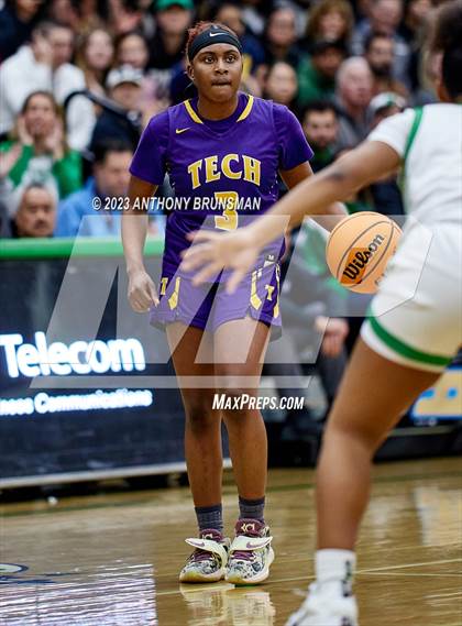 Thumbnail 1 in Oakland Tech @ St. Mary's (CIF NorCal D2 Final) photogallery.