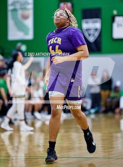 Thumbnail 1 in Oakland Tech @ St. Mary's (CIF NorCal D2 Final) photogallery.