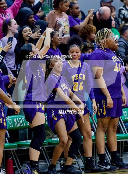 Thumbnail 3 in Oakland Tech @ St. Mary's (CIF NorCal D2 Final) photogallery.