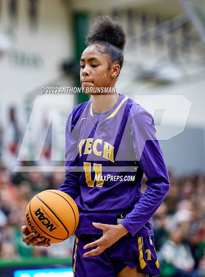 Thumbnail 2 in Oakland Tech @ St. Mary's (CIF NorCal D2 Final) photogallery.