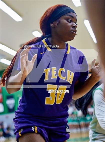 Thumbnail 1 in Oakland Tech @ St. Mary's (CIF NorCal D2 Final) photogallery.