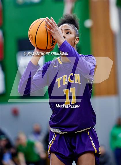 Thumbnail 3 in Oakland Tech @ St. Mary's (CIF NorCal D2 Final) photogallery.