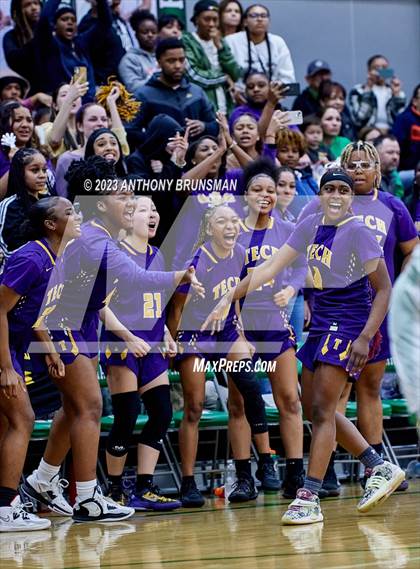 Thumbnail 1 in Oakland Tech @ St. Mary's (CIF NorCal D2 Final) photogallery.